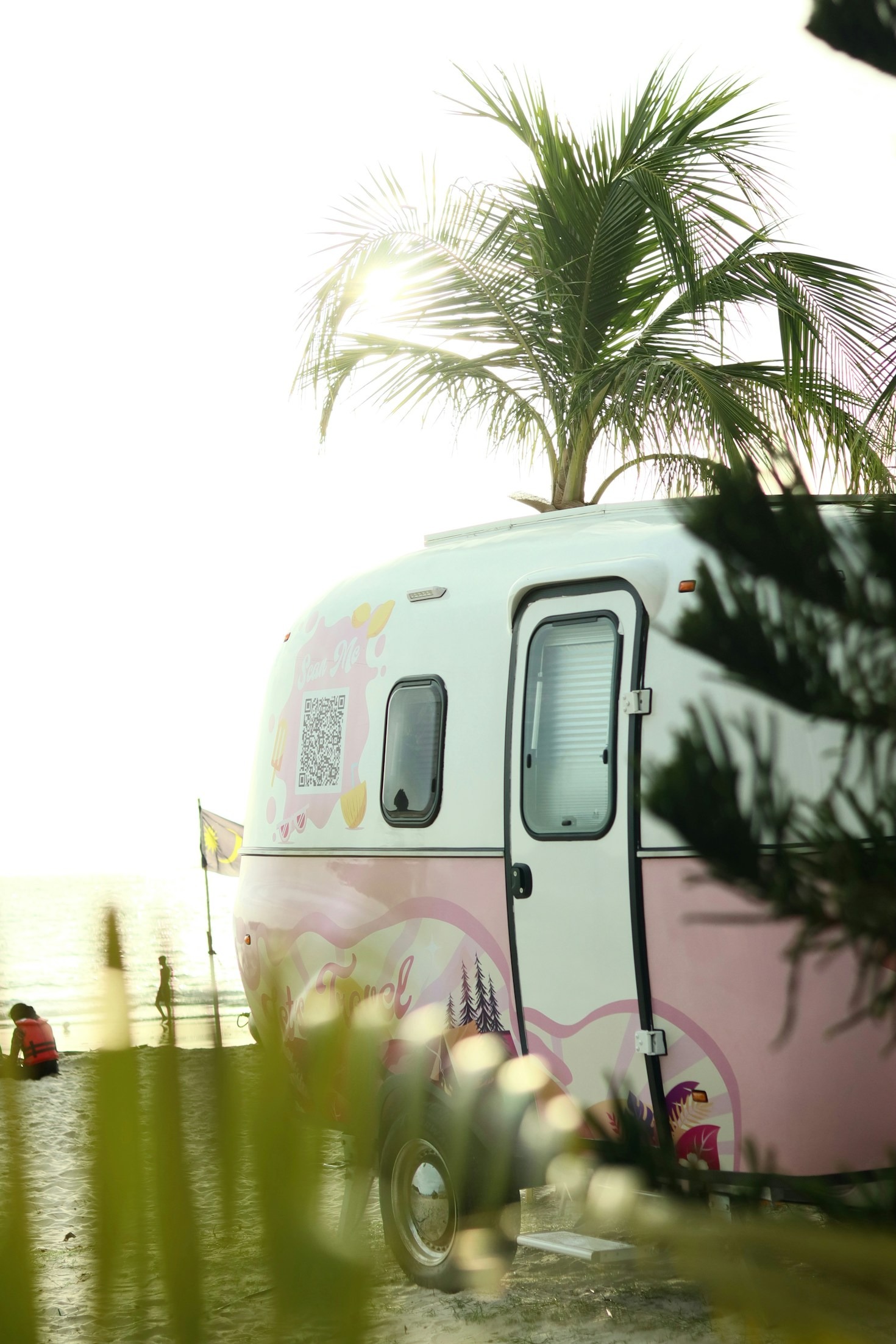 Why Caravanning is the Perfect Social Activity